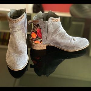 Colorful heeled booties